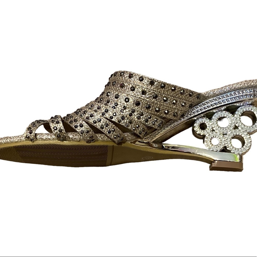 L’Amour Sz 42 (9) Sandals Gold Tone Sparklie NWOT. Christmas Party Perfect